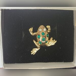 Vintage Avon Frog Pin New In  Box